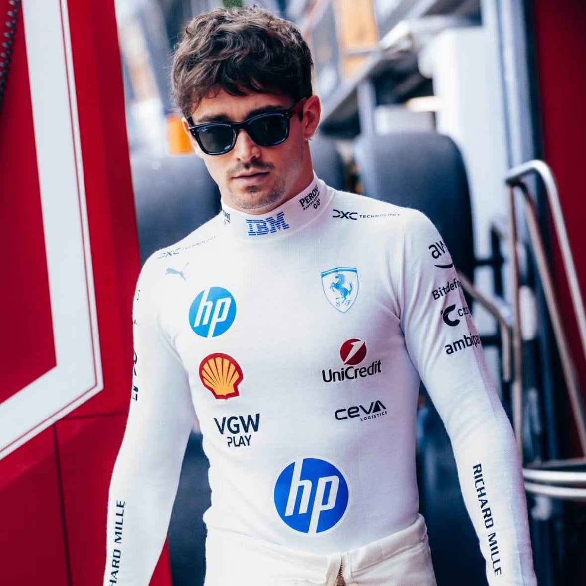 Лонгслів Ferrari white F1